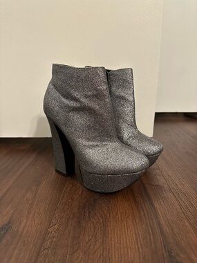 Dolce Vita Sparkly Platform Boots, Women’s Size 6.5, NEVER Worn